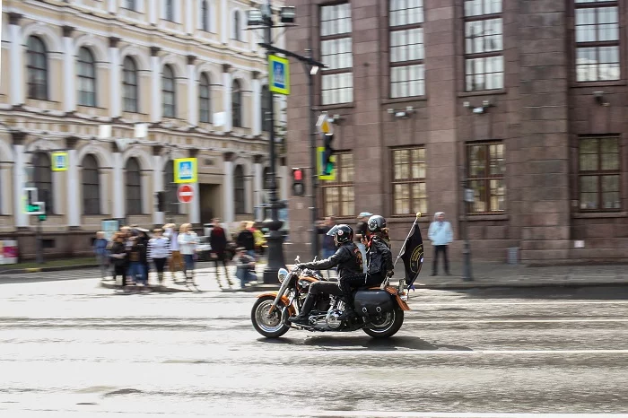 Les avantages de se déplacer avec un taxi moto