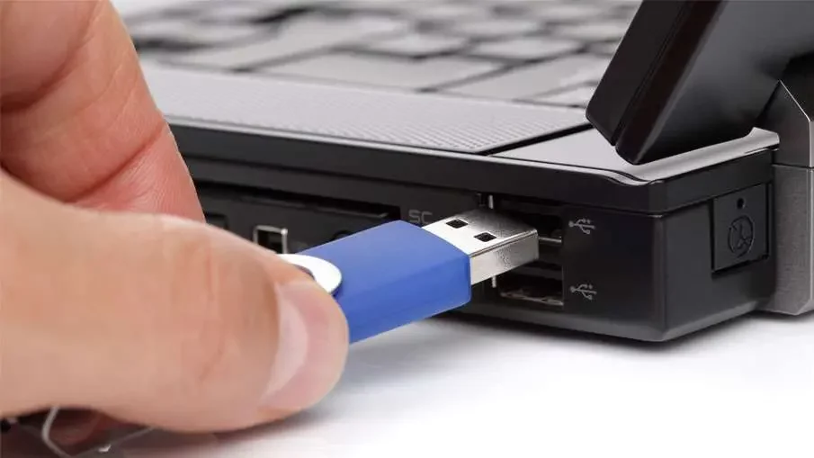 Le Cheminement Complexe de la Récupération de Données sur Clé USB et Disque Dur : Une Démarche Précise pour Restaurer et Protéger vos Fichiers Essentiels
